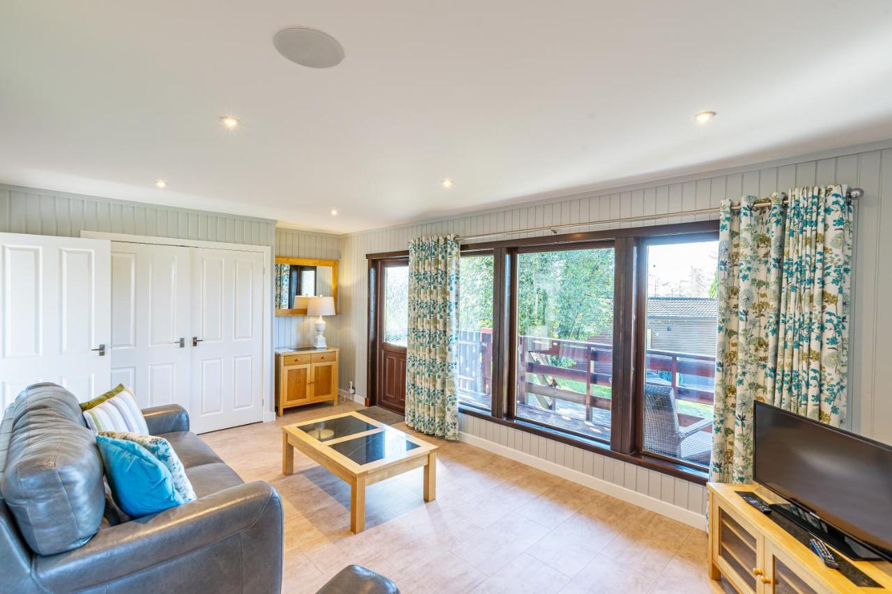 Bluebell Lodge 7 With Hot Tub Newton Stewart Eksteriør billede